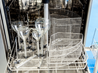 Traitement en machine de la verrerie de laboratoire
